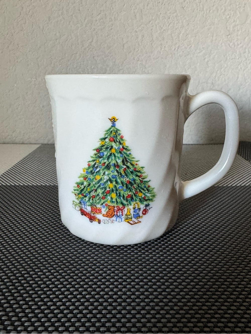 The Salem Porcelle Holiday Mug